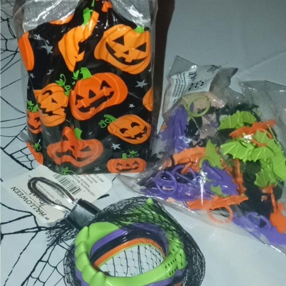 Free surprise 🎁 holiday gift bag bundle